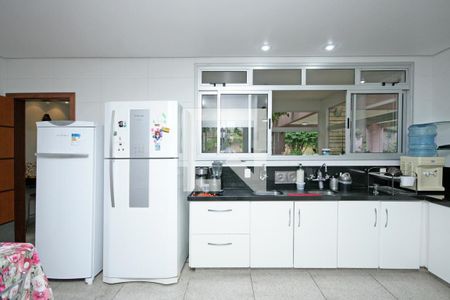 Casa à venda com 4 quartos, 608m² em Braúnas, Belo Horizonte