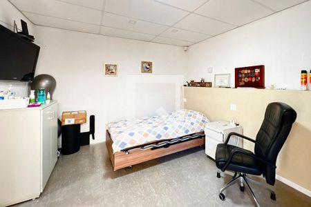 Casa à venda com 220m², 4 quartos e 6 vagas Casa à venda com 220m², 4 quartos e 6 vagasedícula