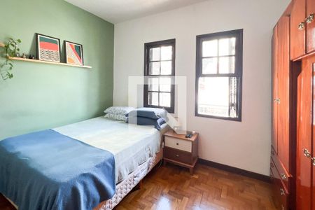 Casa à venda com 220m², 4 quartos e 6 vagas Casa à venda com 220m², 4 quartos e 6 vagassuíte