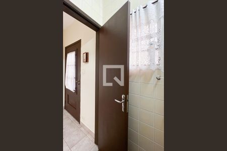 Casa à venda com 220m², 4 quartos e 6 vagas Casa à venda com 220m², 4 quartos e 6 vagasBanheiro