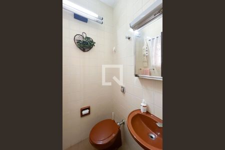 Casa à venda com 220m², 4 quartos e 6 vagas Casa à venda com 220m², 4 quartos e 6 vagasBanheiro