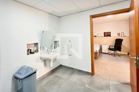 Casa à venda com 220m², 4 quartos e 6 vagas Casa à venda com 220m², 4 quartos e 6 vagasedícula