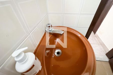 Casa à venda com 220m², 4 quartos e 6 vagas Casa à venda com 220m², 4 quartos e 6 vagasBanheiro