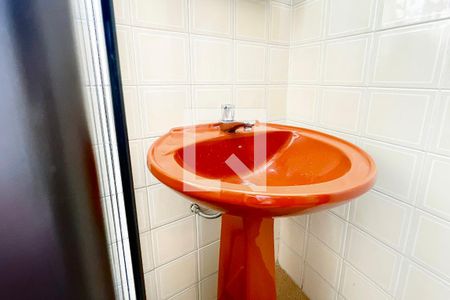 Casa à venda com 220m², 4 quartos e 6 vagas Casa à venda com 220m², 4 quartos e 6 vagassuíte