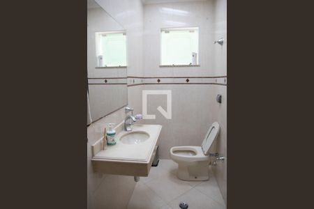 Casa à venda com 200m², 3 quartos e 4 vagas Casa à venda com 200m², 3 quartos e 4 vagasBanheiro 4