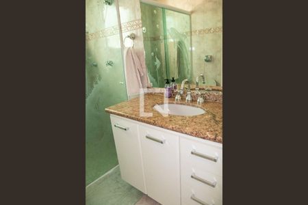 Casa à venda com 200m², 3 quartos e 4 vagas Casa à venda com 200m², 3 quartos e 4 vagasBanheiro do Quarto 3