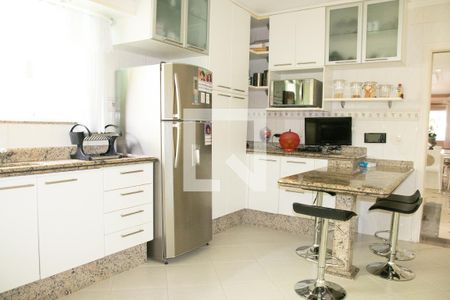 Casa à venda com 200m², 3 quartos e 4 vagas Casa à venda com 200m², 3 quartos e 4 vagasCozinha