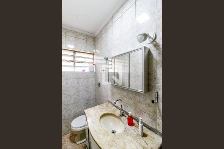 Casa à venda com 150m², 3 quartos e 2 vagas Casa à venda com 150m², 3 quartos e 2 vagasBanheiro