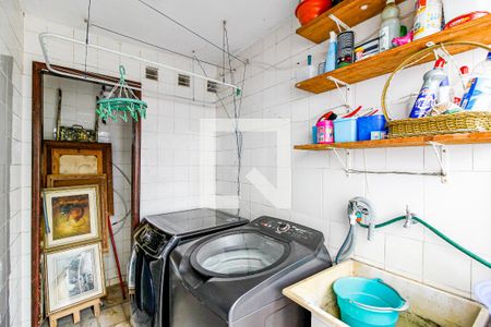 Casa à venda com 150m², 3 quartos e 2 vagas Casa à venda com 150m², 3 quartos e 2 vagasÁrea de Serviço