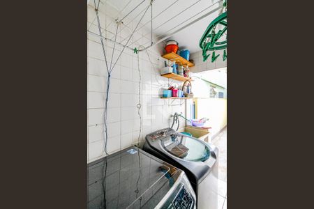 Casa à venda com 150m², 3 quartos e 2 vagas Casa à venda com 150m², 3 quartos e 2 vagasÁrea de Serviço