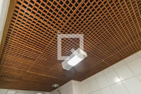 Apartamento para alugar com 50m², 2 quartos e sem vaga Apartamento para alugar com 50m², 2 quartos e sem vagaBanheiro - Detalhe do teto