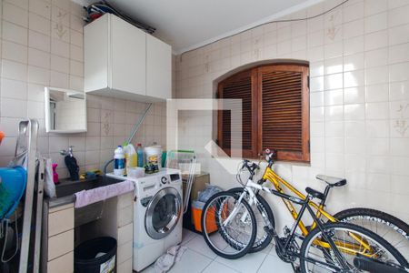 Casa à venda com 180m², 3 quartos e 4 vagasÁrea de serviço e quintal