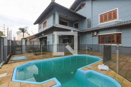 Casa à venda com 333m², 4 quartos e 5 vagasPiscina