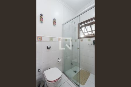 Casa à venda com 333m², 4 quartos e 5 vagasBanheiro suite 1