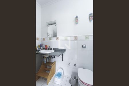 Casa à venda com 333m², 4 quartos e 5 vagasBanheiro suite 1