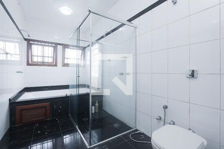 Casa à venda com 333m², 4 quartos e 5 vagasBanheiro suite 2