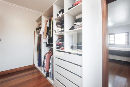 Casa à venda com 333m², 4 quartos e 5 vagasCloset suite 2