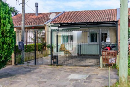 Casa à venda com 51m², 2 quartos e 1 vaga Casa à venda com 51m², 2 quartos e 1 vagaFachada