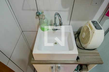 Casa à venda com 51m², 2 quartos e 1 vaga Casa à venda com 51m², 2 quartos e 1 vagaBanheiro
