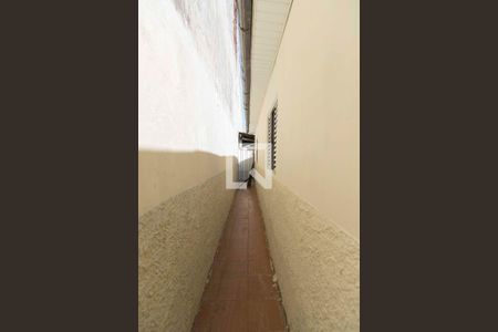 Casa à venda com 240m², 2 quartos e 2 vagasCorredor