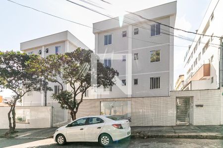 Apartamento para alugar com 49m², 2 quartos e 1 vaga Apartamento para alugar com 49m², 2 quartos e 1 vagaFachada