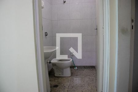 Casa à venda com 350m², 5 quartos e 2 vagas Casa à venda com 350m², 5 quartos e 2 vagasBanheiro
