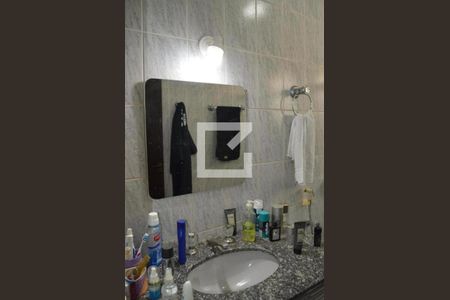 Casa à venda com 258m², 3 quartos e 4 vagasDetalhe Banheiro