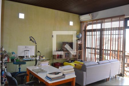 Casa à venda com 258m², 3 quartos e 4 vagasSala 3