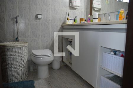 Casa à venda com 258m², 3 quartos e 4 vagasBanheiro da Suíte