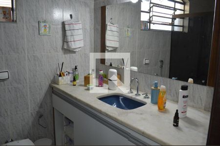 Casa à venda com 258m², 3 quartos e 4 vagasBanheiro Suíte 