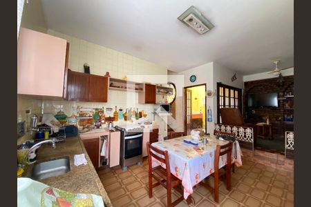 Casa à venda com 300m², 4 quartos e 2 vagasCozinha