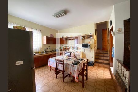 Casa à venda com 300m², 4 quartos e 2 vagasCozinha