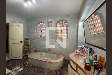 Casa à venda com 300m², 4 quartos e 2 vagasBanheiro do Quarto 3