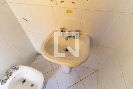 Casa à venda com 289m², 4 quartos e 2 vagasBanheiro da suíte 2