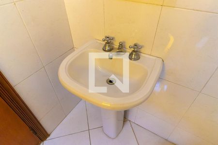 Casa à venda com 289m², 4 quartos e 2 vagasBanheiro da suíte 4