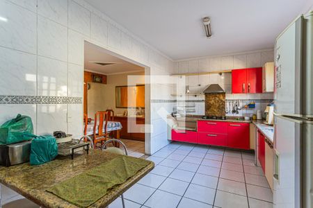 Casa à venda com 352m², 4 quartos e 12 vagasCozinha