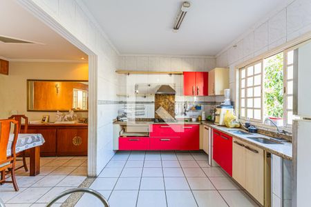 Casa à venda com 352m², 4 quartos e 12 vagasCozinha