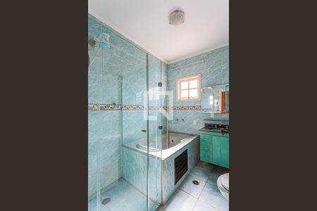 Casa à venda com 352m², 4 quartos e 12 vagasBanheiro da Suite 2