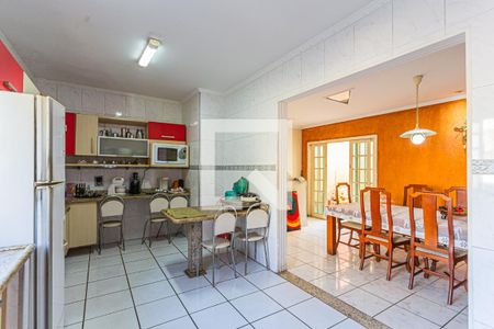 Casa à venda com 352m², 4 quartos e 12 vagasCozinha