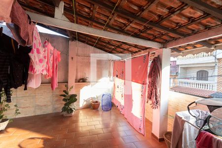 Casa à venda com 250m², 3 quartos e 3 vagas Casa à venda com 250m², 3 quartos e 3 vagasChurrasqueira