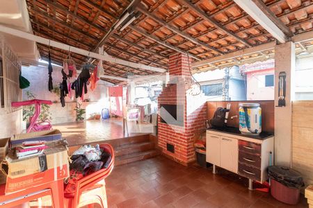 Casa à venda com 250m², 3 quartos e 3 vagas Casa à venda com 250m², 3 quartos e 3 vagasChurrasqueira