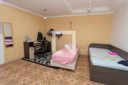 Casa à venda com 250m², 3 quartos e 3 vagas Casa à venda com 250m², 3 quartos e 3 vagasQuarto 2