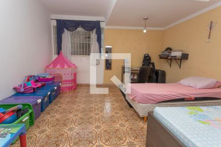 Casa à venda com 250m², 3 quartos e 3 vagas Casa à venda com 250m², 3 quartos e 3 vagasQuarto 2