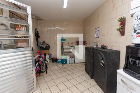 Casa à venda com 250m², 3 quartos e 3 vagas Casa à venda com 250m², 3 quartos e 3 vagasÁrea de serviço