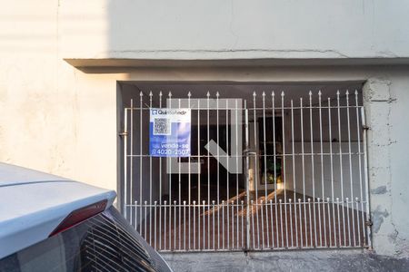 Casa à venda com 250m², 3 quartos e 3 vagas Casa à venda com 250m², 3 quartos e 3 vagasFachada