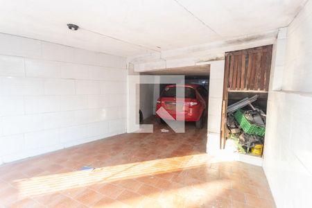 Casa à venda com 250m², 3 quartos e 3 vagas Casa à venda com 250m², 3 quartos e 3 vagasGaragem