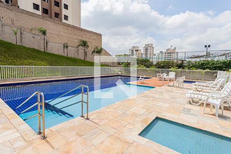 Apartamento à venda com 64m², 3 quartos e 1 vaga Apartamento à venda com 64m², 3 quartos e 1 vagaÁrea comum - Piscina