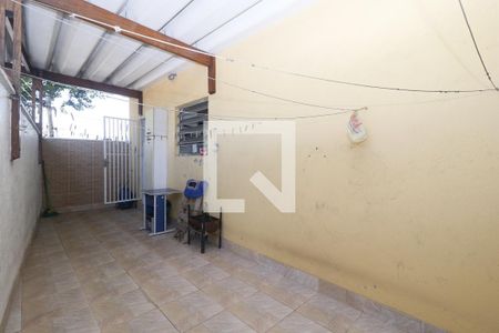 Casa à venda com 104m², 3 quartos e 2 vagasQuintal