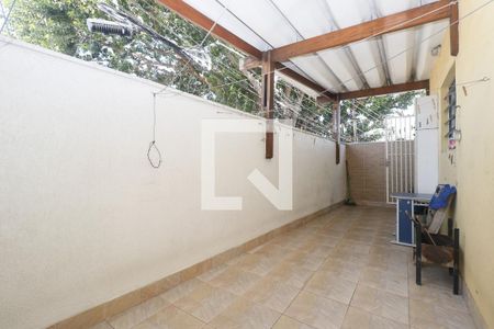 Casa à venda com 104m², 3 quartos e 2 vagasQuintal
