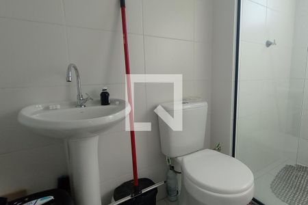 Banheiro de apartamento para alugar com 1 quarto, 32m² em Vila Penteado, São Paulo